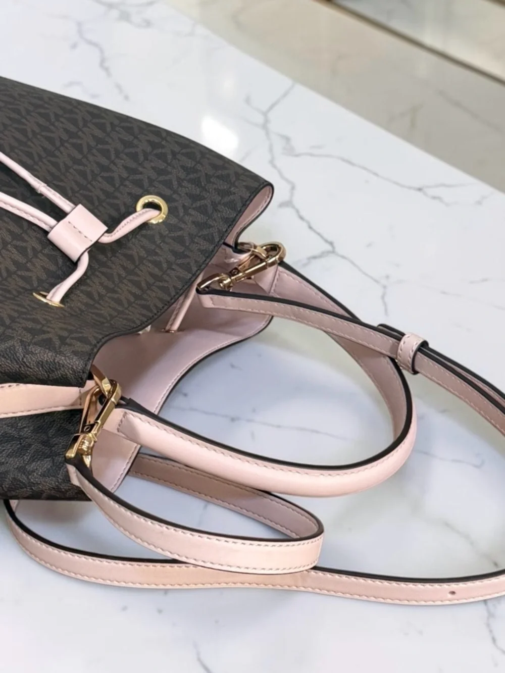 NWT Michael Kors Suri Brown Monogram Bucket Bag with Pale Pink Trim! NEW! - Picture 8 of 15
